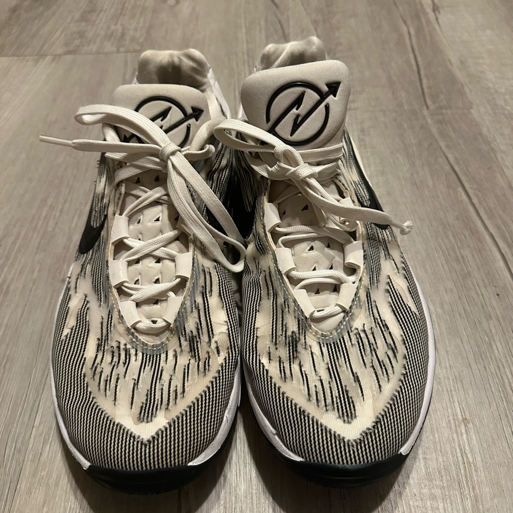 Nike gt cut Stylish Black and Cream Sneakers